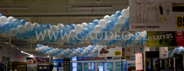 Balonowe girlandy na otwarciu sklepu Decathlon we Wrocławiu.