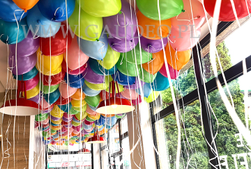 Balony helowe jako dekoracja na otwarcie.